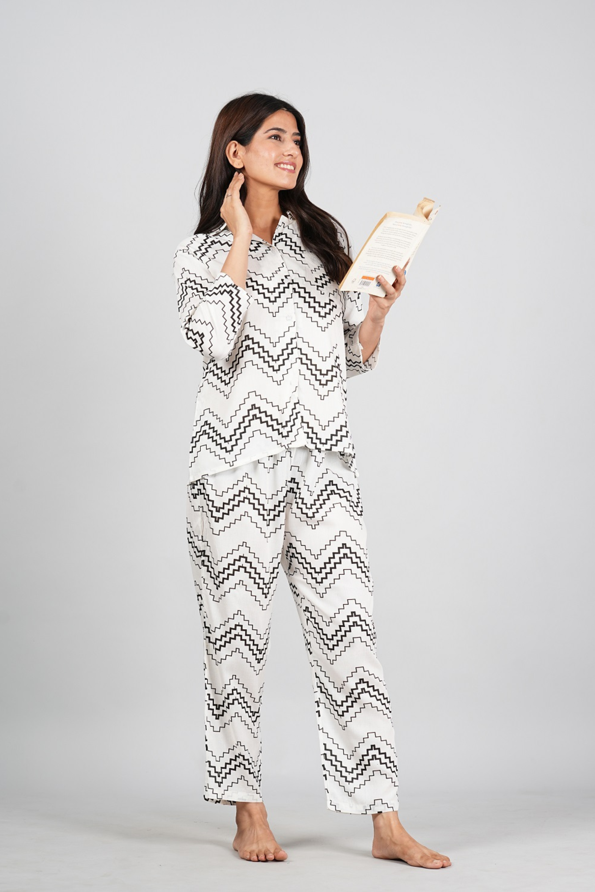 White patterned Night Suit - Fasshion Hub india